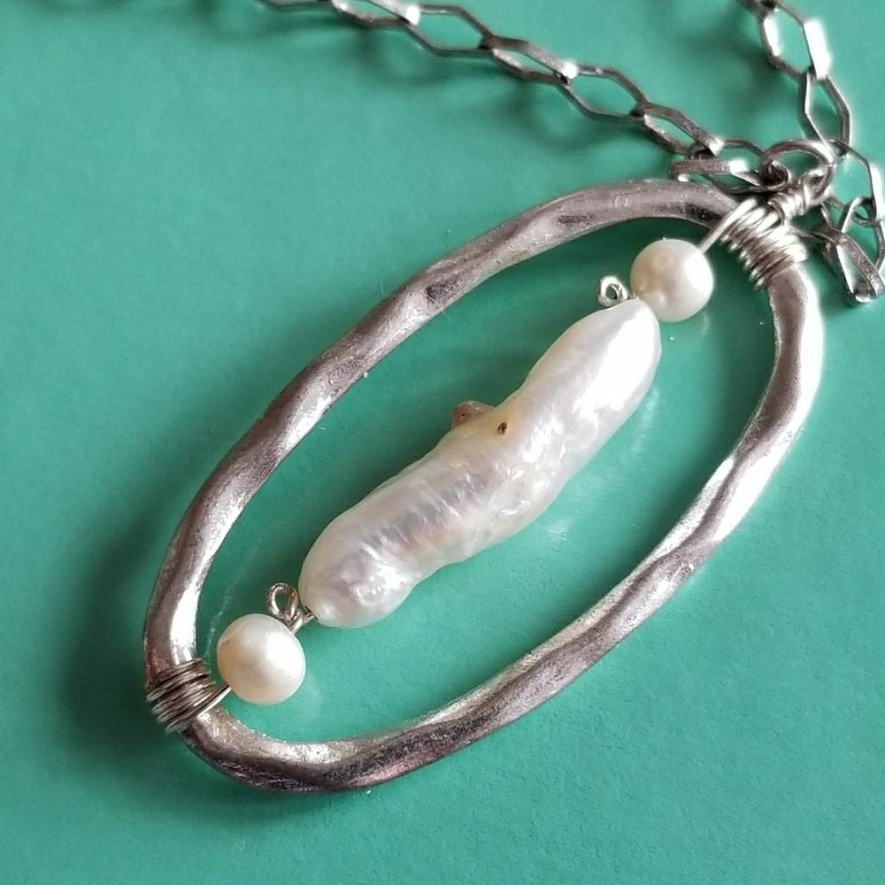 Relisted - Real pearls necklace oval silver tone hammered - Picture 4 of 7